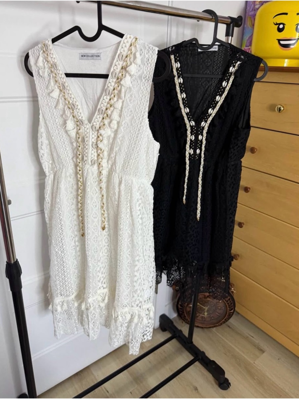 Women's Lace V-Neck Sleeveless Dress - White and Black - Set of 2